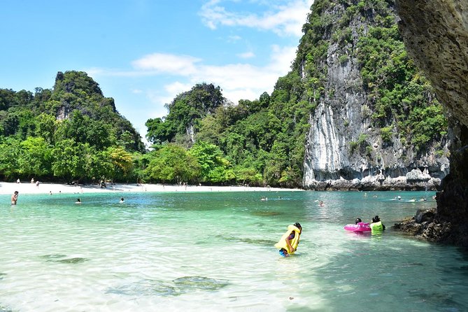 Hong Island Speed Boat Adventure from Krabi - Lunch on Koh Hong: simple food, good timing, and the right attitude