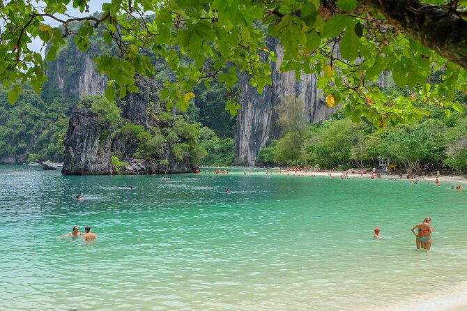 Hong Islands One Day Tour From Krabi - Stop Two: Koh Lao Lading, limestone cliffs, and sheltered sand
