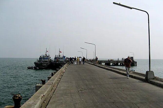 Hua Hin By Night Private Tour with TUK TUK - Fishing Pier Time: Ocean Views and a Local Night Rhythm