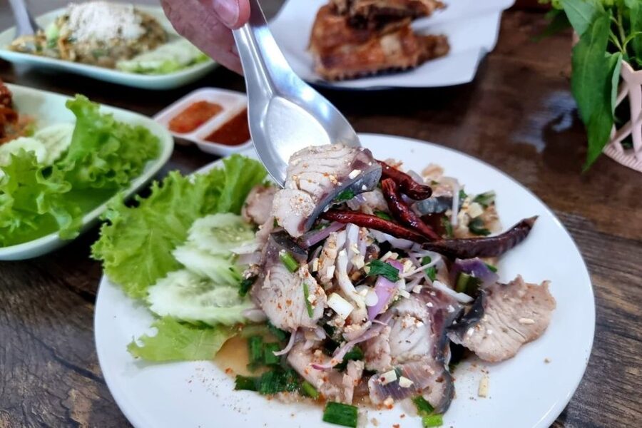 Hua Hin: Eat Like a Local Thai Food Tour - Street food energy, without the chaos