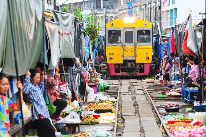 Iconic Markets: Damnoen & Train Market Explore - Long-tail boat option: worth it if you want the canal view