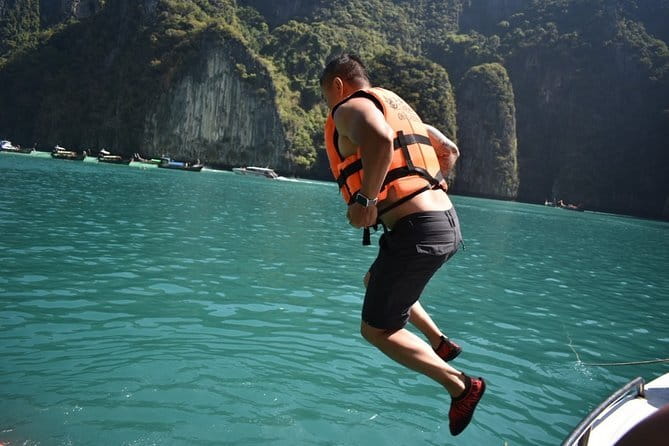 James Bond Island: Big Boat Tour & Canoeing Experience - Phang Nga Bay by longtail boat, Thai treats, and real motion