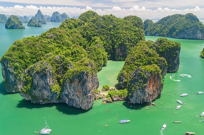 James Bond Island by Speedboat and Canoe at Hong Island - Koh Panyi and the lunch buffet by the sea gypsy village