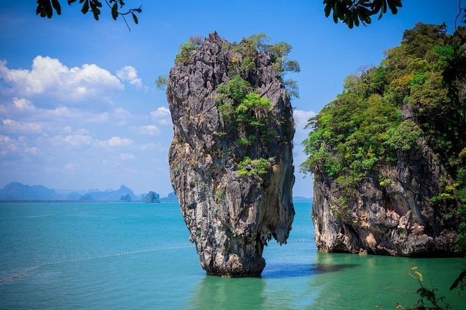 James Bond Island & Koh Yao Yai Day Trip: Speedboat from Phuket - Ko Panyi (floating village) and Panyee Island lunch on the water