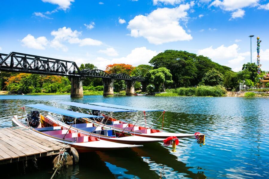 Kanchanaburi: Erawan Waterfall & Train Full-Day Tour - Srinakarin Lake Views: A Peaceful Start Before the Crowds