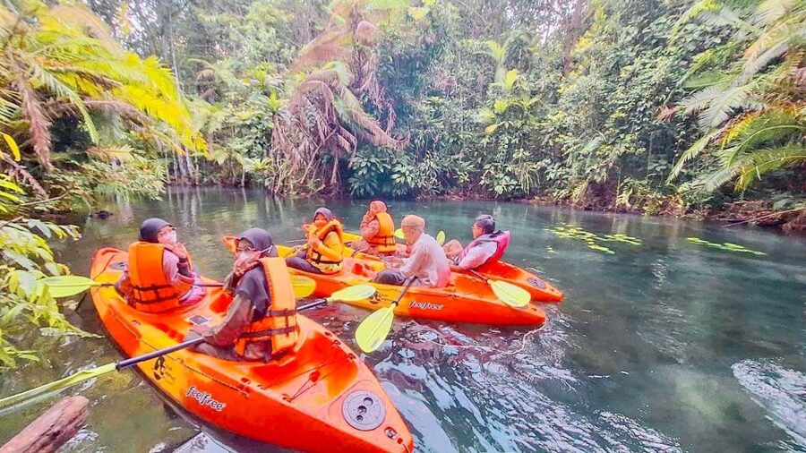 Kayaking and swiming klongrood - Getting to the pier: Ao Nang pickup and the 30-minute ride
