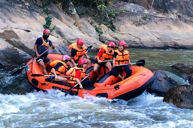 Khampan Rafting: White Water Rafting Guided Adventure in Chiang Mai - Guides, Group Size, and That “You Are Taken Care Of” Feeling