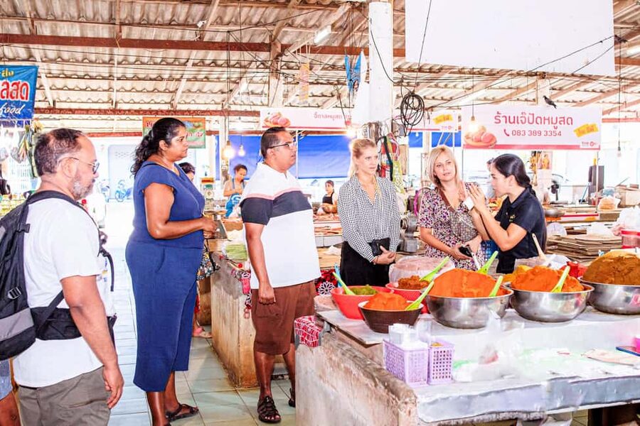 Khao Lak Pui's Authentic Thai Cooking Class - Choosing your menu: 40+ dishes and a chef’s guidance