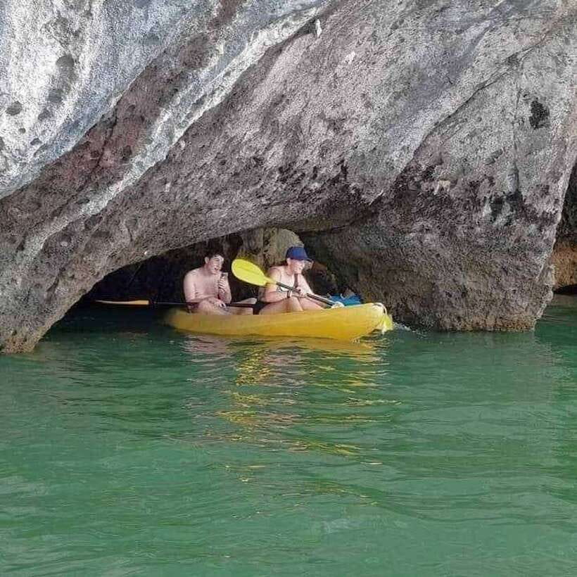 Ko Lanta: Ko Aung, Ko Phee Ghost Cave Island, Talabeng Kayak - From your resort to Tung Yee Peng Pier, then straight onto the long-tail boat