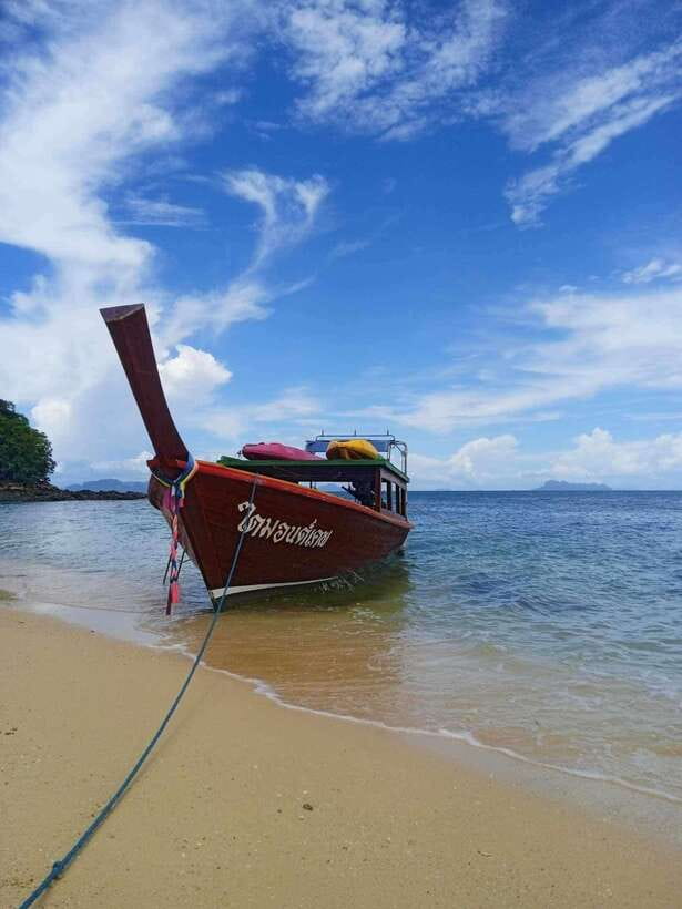 Ko Lanta: Ko Aung, Ko Phee Ghost Cave Island, Talabeng Kayak - Lunch at Mangrove Seafood Restaurant, plus the included extras
