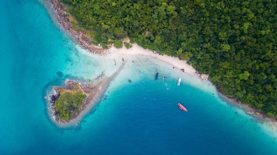 Koh Kood: Snorkeling Speedboat Tour with Lunch and Transfer - Guides, language, and what to expect onboard