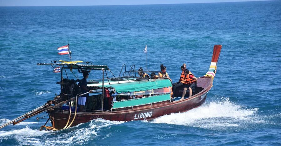 Koh Lanta: 4 Islands and Emerald Cave Tour by Longtail Boat - Morakot Emerald Cave: The Green Lagoon Moment Everyone Remembers