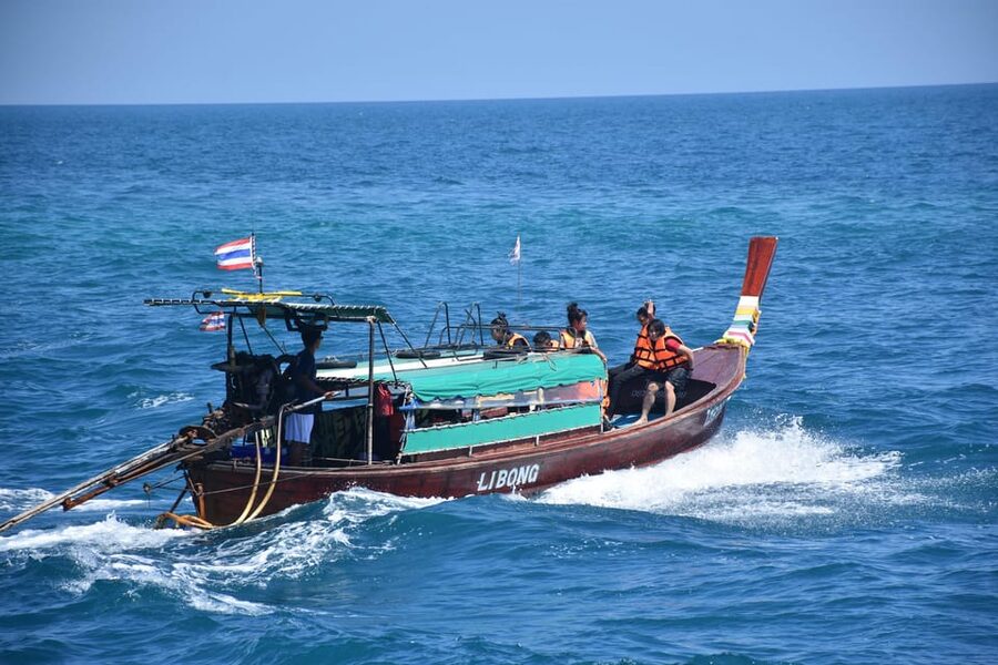Koh Lanta: 4 Islands and Emerald Cave Tour by Longtail Boat - Koh Chueak Snorkeling and Sea Caves: First Stop Energy