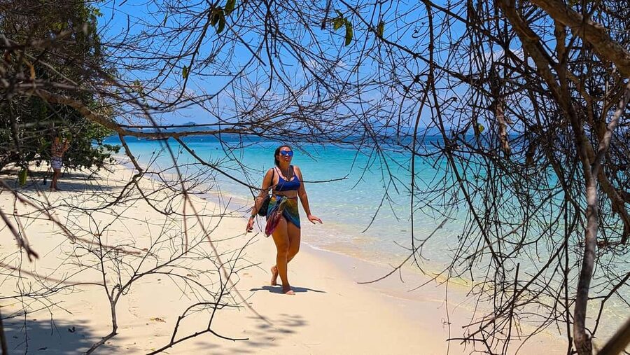 Koh Lanta: 4 Islands, Emerald Cave & Koh Kradan by Longtail - Koh Ngai: where lunch turns into downtime