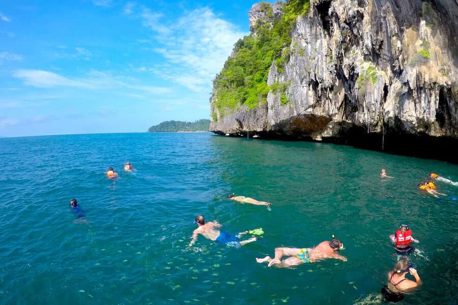 Koh Lanta: 4 Islands, Emerald Cave & Koh Kradan by Speedboat - Koh Kradan: beach time, lunch buffet, and the big relaxation payoff