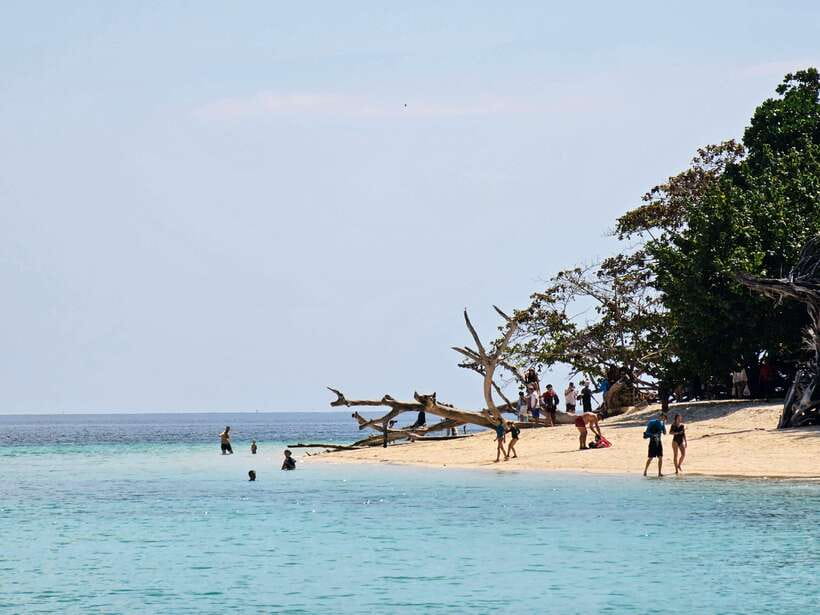 Koh Lanta: 4 Islands Tour by Speedboat with Snorkeling - National park fees and the cash reality