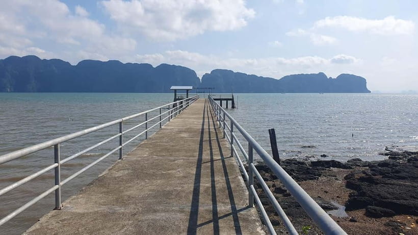Koh Lanta Cultural Tuk-Tuk Tour: Old Town, Batik & Mangroves - Mangroves: calm walking, plus optional kayak or long-tail ride