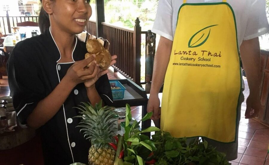 Koh Lanta: Evening Course at Lanta Thai Cookery School - Cooking with Thai Chef guidance: what hands-on really means here