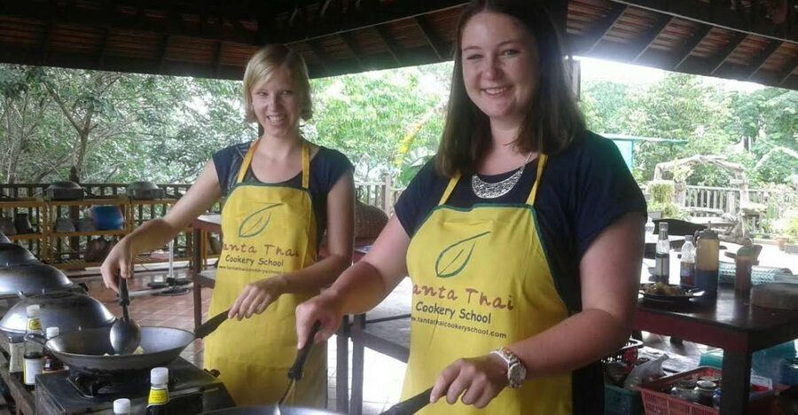 Koh Lanta: Evening Course at Lanta Thai Cookery School - Teak house cooking, plus an on-site garden you actually use
