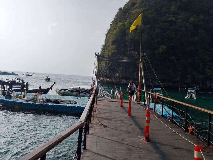 Koh Lanta: Tin's Speedboat Odyssey to Bamboo Island & Beyond - Bamboo Island Lunch and Beach Break With 105 Minutes