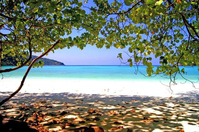 Koh Lipe: 5 Island Snorkeling Trip by Longtail Boat w/ Lunch - Key reasons this snorkeling route works