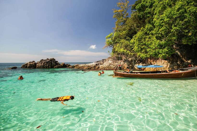 Koh Lipe: 5 Island Snorkeling Trip by Longtail Boat w/ Lunch - Koh Jabang soft-coral snorkeling, plus the crowd reality
