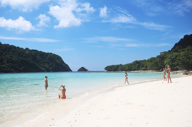 "Koh Rok&Koh Haa-The Queen of Andaman" Day tour by Opal Travel - Stop 1: Koh Rok Nok and Koh Rok Nai for Your First Snorkel