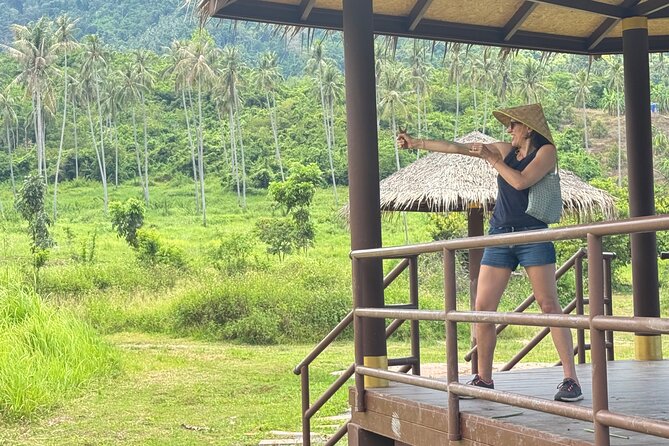 Koh Samui Elephant Home Sanctuary and the first Elephant Museum - The guides and the small details that make the day easier