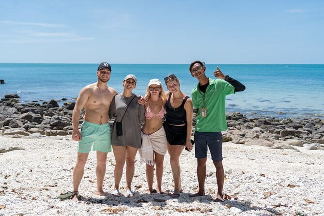 Koh Samui: Island Hopping Adventure in Coral and Pig Island - The boat ride: river passages, spray, and pacing your energy