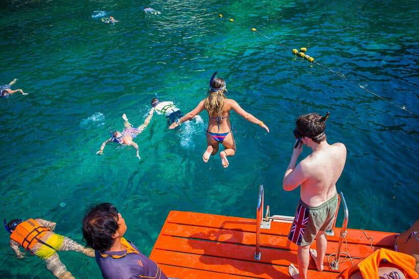 Koh Tao: Premium Snorkel Tour to Koh Nangyuan Bays by Oxygen - Premium Comfort on a 25-Person Boat