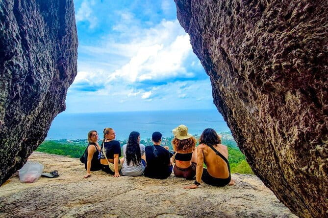 Koh Tao : Private Road Trip To 8 Famous Places - Sun Suwan 360 Bar: getting the sea color check