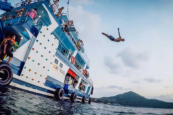 Koh Tao Snorkeling Tour to Hidden Bays and Koh Nang Yuan - The boat ride: A/C comfort, roof terrace, and a slide