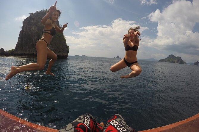 Krabi 4 Island Morning Cruise with Snorkeling & Gourmet Breakfast - Boat comfort that actually helps on a 6-hour cruise