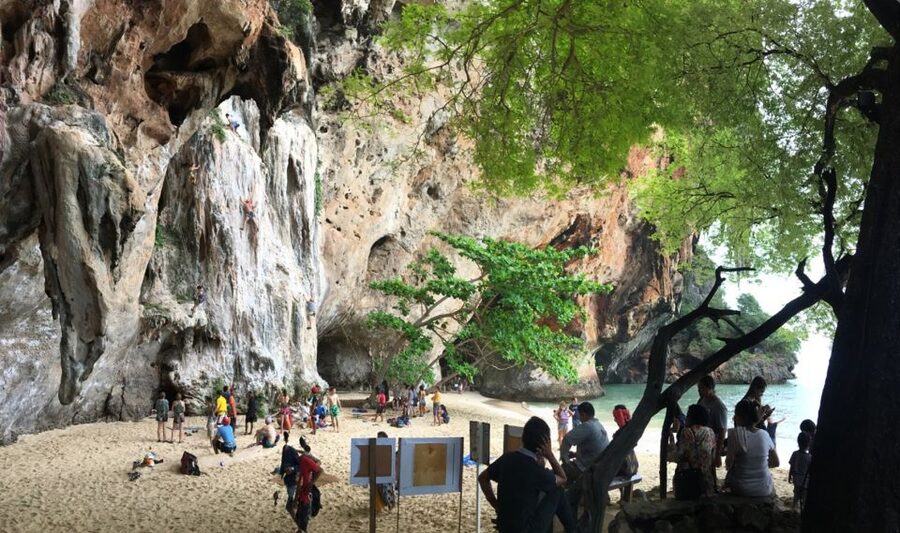 Krabi: 4 Islands Day Trip by Speedboat Including Lunch Box - Group size, motion, and how you’ll probably feel on the water