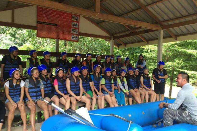 Krabi: 5km Rafting and Waterfall Tour - 5 km of white water on Phang Nga Bay: what rafting is like