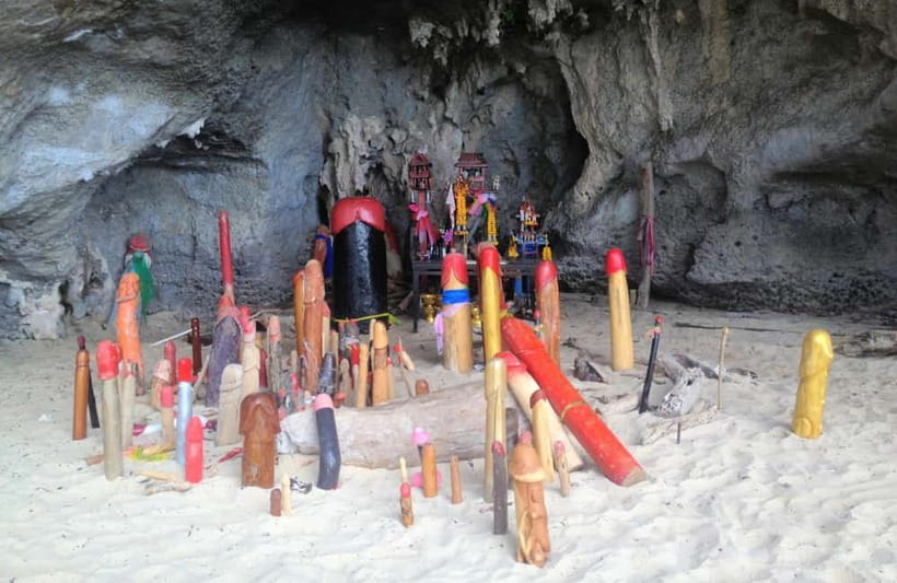 Krabi: 7 Islands Speedboat Magic to Twilight Treasures - Poda Island sunset BBQ: A long golden-hour pause