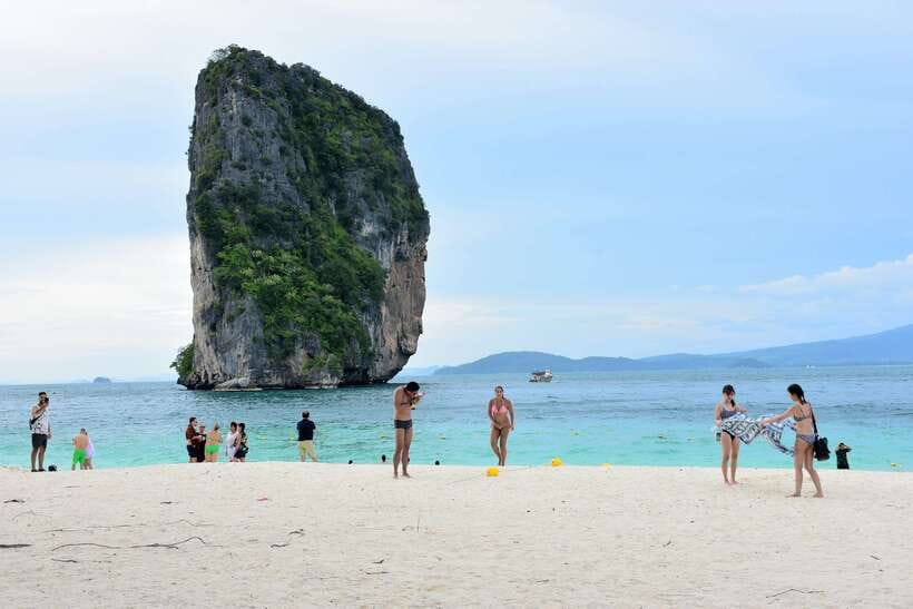 Krabi: 7 Islands Sunset Tour with Buffet Dinner & Snorkeling - Chicken Island and the tide-dependent sandbar walk at Tub and Mor