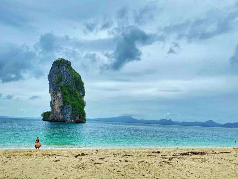 Krabi:Day Trip 4 Islands by Premium Longtail Boat with Lunch - Koh Tup (Thale Waek): The Sandbar-Walk Moment