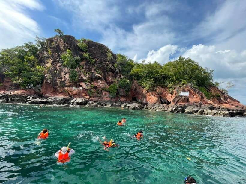 Krabi: Hong Island Longtail Boat & Kayak Tour w Buffet Lunch - The viewpoint stairs for a 360° panorama: the moment you earned
