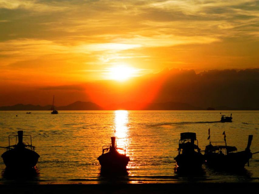 Krabi: Hong Island Sunset and BBQ Dinner Tour - Guides and group size: why people keep naming the staff