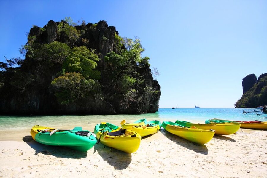 Krabi: Hong Islands Day Trip by Speedboat with Lunch - Lao Lading: snorkeling and those limestone cliffs