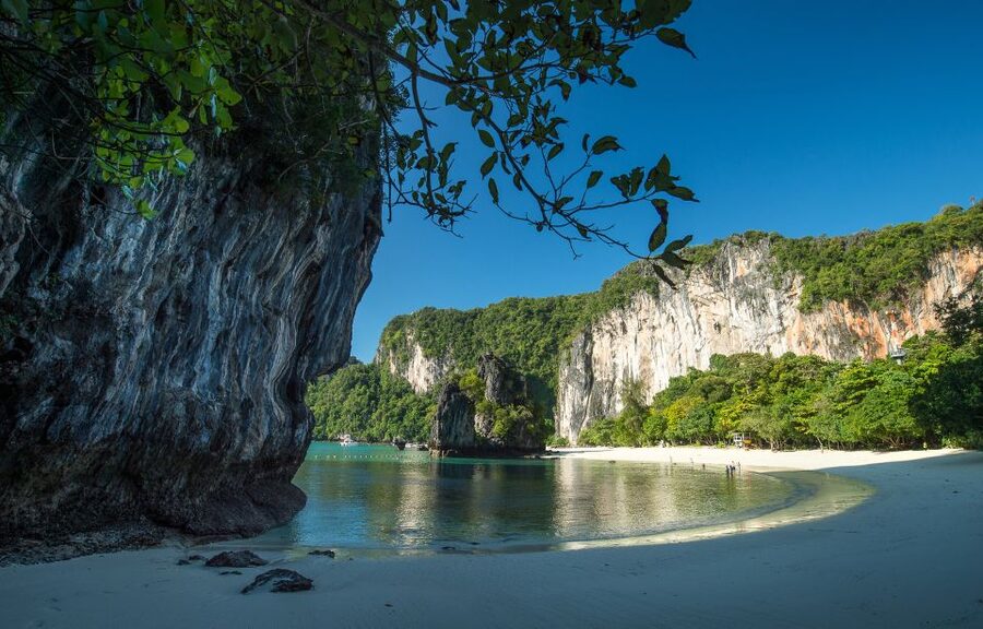 Krabi: Hong Islands Snorkeling with Lunch by Longtail Boat - Hong Islands by Boat: Why This Route Feels Worth It