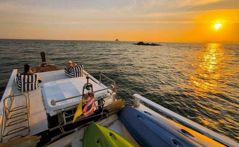 Krabi: Koh Hong Small Group Tour by Luxury Longtail Boat - Hong Lagoon: swimming, photos, and the tide reality