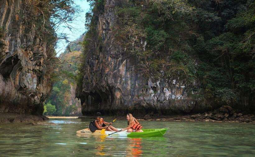Krabi: Koh Hong Small Group Tour by Luxury Longtail Boat - The longtail boat experience: what luxury means here