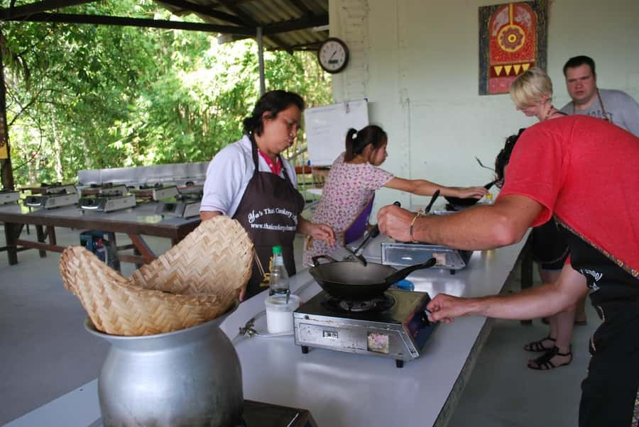 Krabi: Morning/Afternoon Thai Cooking Class at Ya's Cookery - Key things to know before you cook