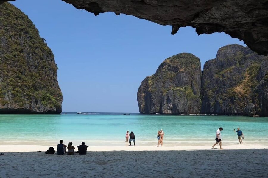 Krabi: Phi Phi Islands & Maya Bay Speedboat Tour with Lunch - What to bring, and what can spoil your day