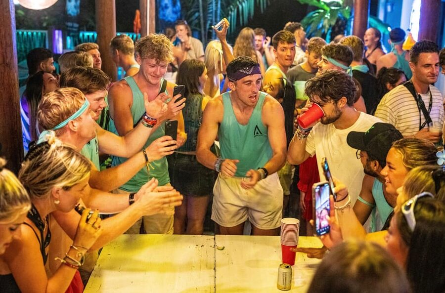 Krabi Pub Crawl - Join Nomads For The Best Night in Ao Nang! - Group vibe: what a 10-person crawl feels like