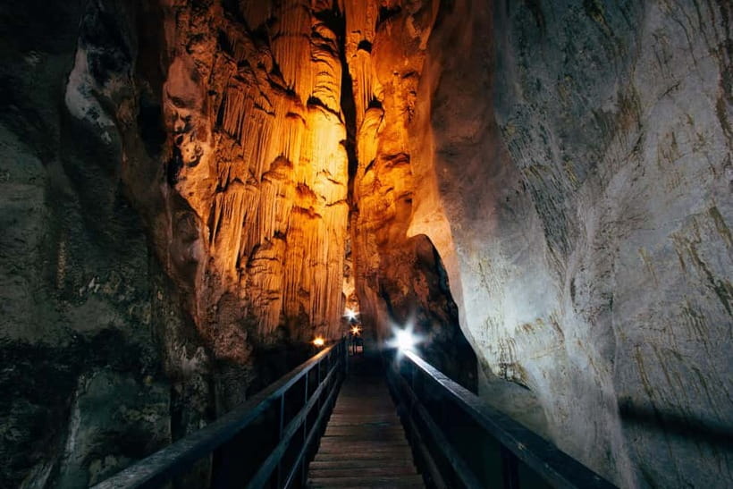 Krabi: Railay Beach & Caves + Jurassic World : Rebirth Sites - East Railay Bay break: snacks and a breathing space