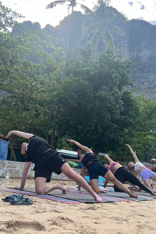 Krabi: Sunrise Yoga Balance Join-in Class - Sunrise yoga at 7:30 in Krabi, what makes it work