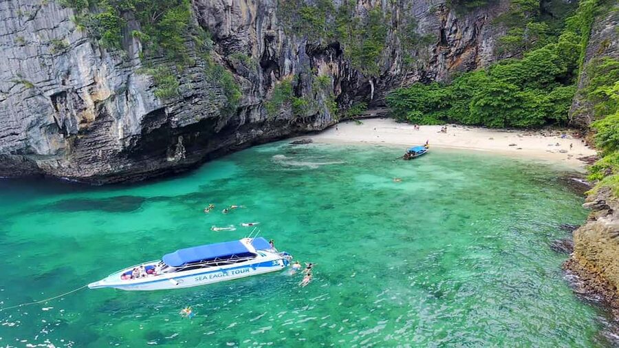 Krabi: Ultimate Phi Phi & Maya Bay Ascent by Speedboat - Speedboat energy, Railay hop-on stop, and the timing reality